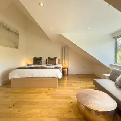 Fifth bedroom at Velvet Lodge, Cotswolds Water Park