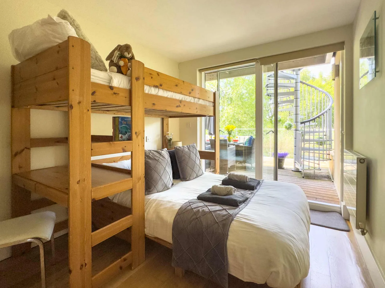 Family bedroom at Velvet Lodge with lake views