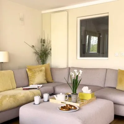 Open plan living area at Velvet Lodge, Cotswolds Water Park