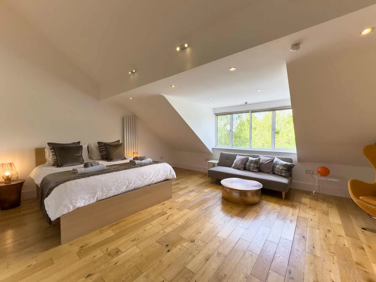 Fifth bedroom at Velvet Lodge, Cotswolds Water Park